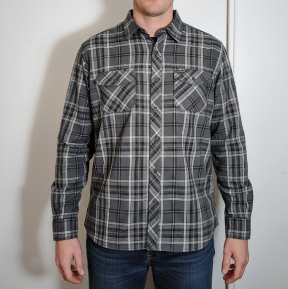 Wrangler Other - Wrangler Outdoor Regular Fit Men's Shirt Button Down Plaid grey 2 Pockets sz XL.